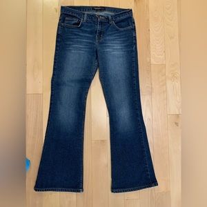AMERICAN EAGLE JEANS - SIZE 6